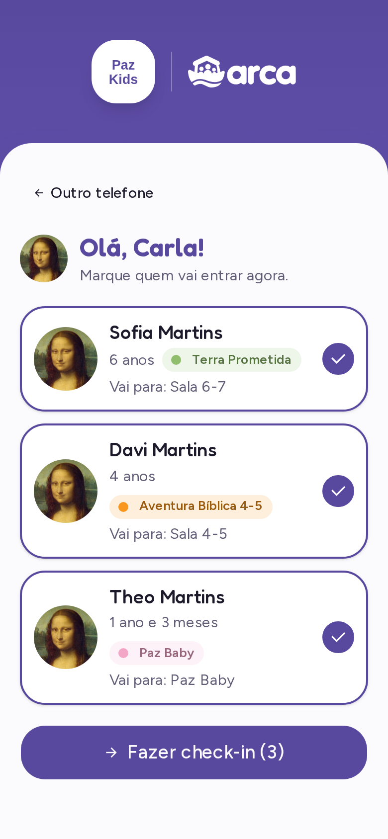 Celular com as crianças da família e duas marcadas