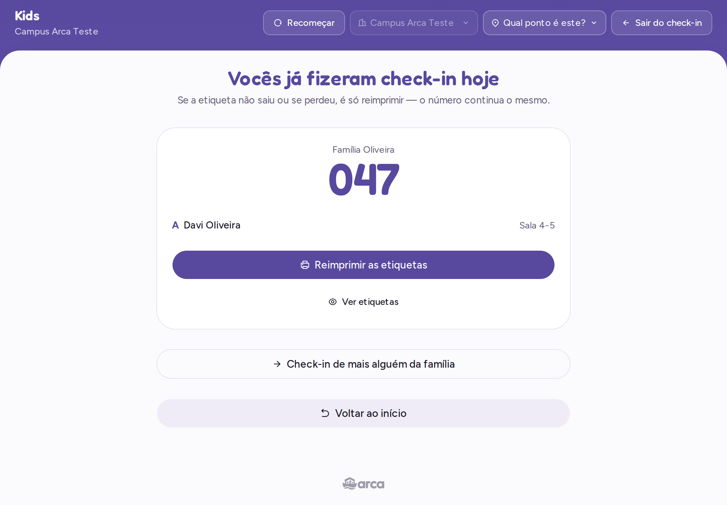 Tela avisando que a família já fez check-in, com o número e o botão de reimprimir