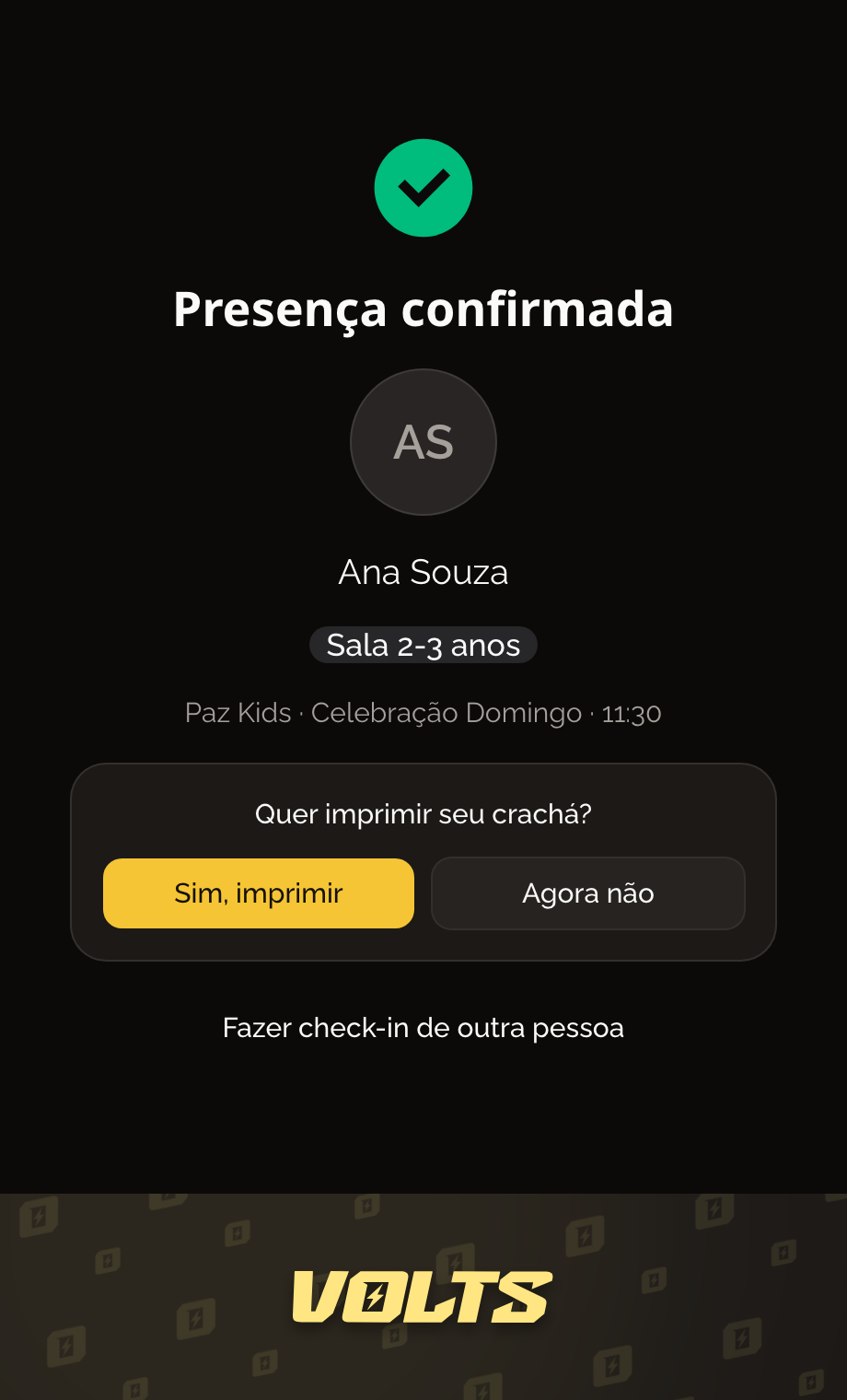 Tela do celular com a presença confirmada e a pergunta se quer imprimir o crachá